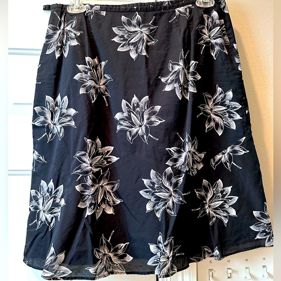 Ann Taylor Dresses & Skirts - Pencil skirt Sz 14 Ann Taylor